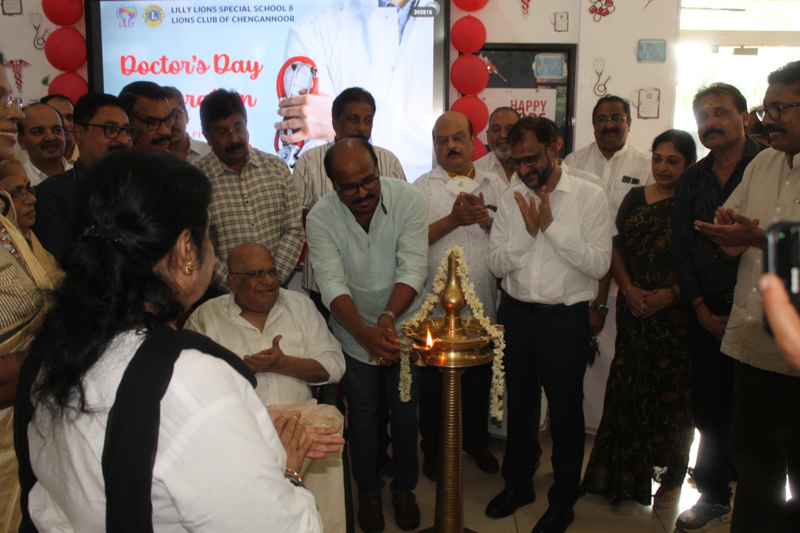 ലില്ലി ലയൻസ് സ്പെഷ്യൽ സ്കൂളിൽ ഡോക്ടേഴ്സ് ഡേ ആഘോഷിച്ചു; 28 പ്രമുഖ ഡോക്ടർമാരെ ആദരിച്ചു